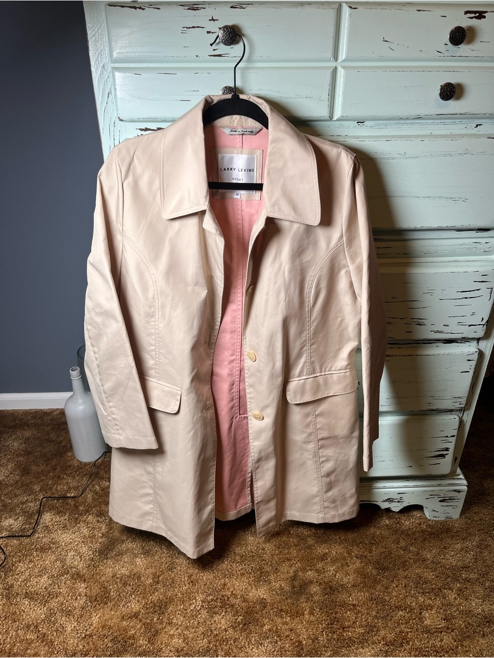 Larry Levine Sport Cream Trench Coat with Pink Lining. Women’s size medium.